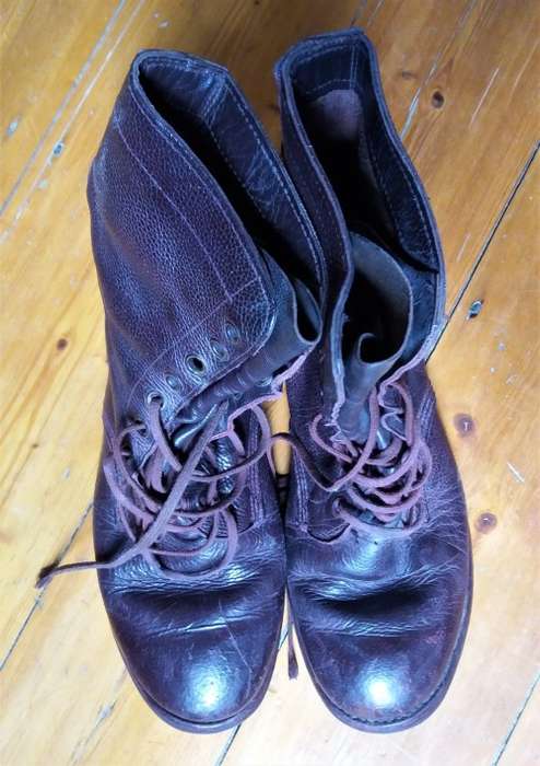 SOUTH AFRICAN ARMY BOOTS- SIZE 11