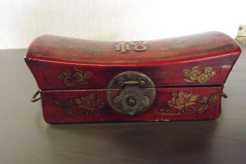 REDUCED VINTAGE CHINESE CONCAVE PILLOW BOX from SUEZYT - **FREE SHIPPING**