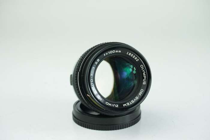Legendary Olympus OM Zuiko MC 100mm f2.8 lens **Excellent Small Telephoto lens, Mint Condition**