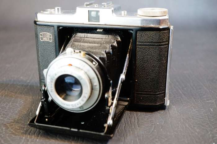 Zeiss Ikon Nettar 6x6 Medium Format Camera with Novar Anastigmat 75mm F6.3 lens **Good Condition**