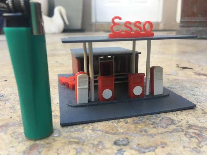 vintage train rail set esso service station building to scale PVC