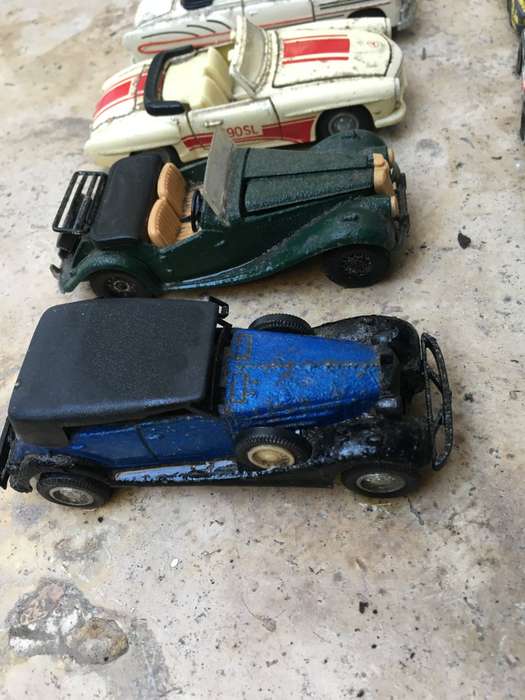 old lot of 10 diecast cars tlc