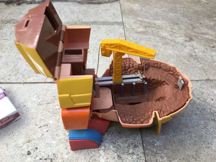 MICRO MACHINES STEELTOWN CONSTRUCTION TRANSFORMING HEAD PLAYSET GALOOB 1997
