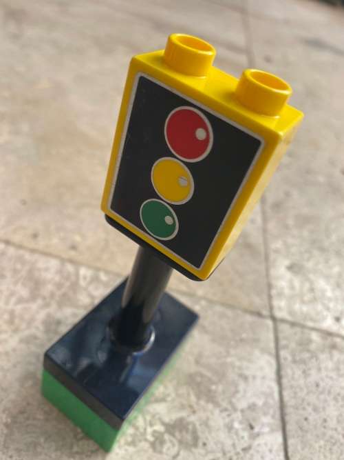 duplo emergency services bike and ambulance with traffic light