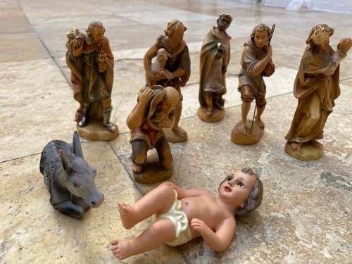 vintage nativity set ANRI  6 figures figurines , porcelain Jesus and pvc horse