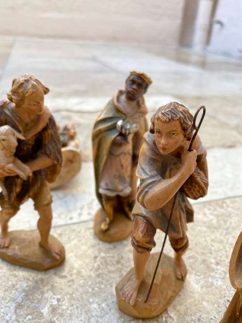 vintage nativity set ANRI  6 figures figurines , porcelain Jesus and pvc horse