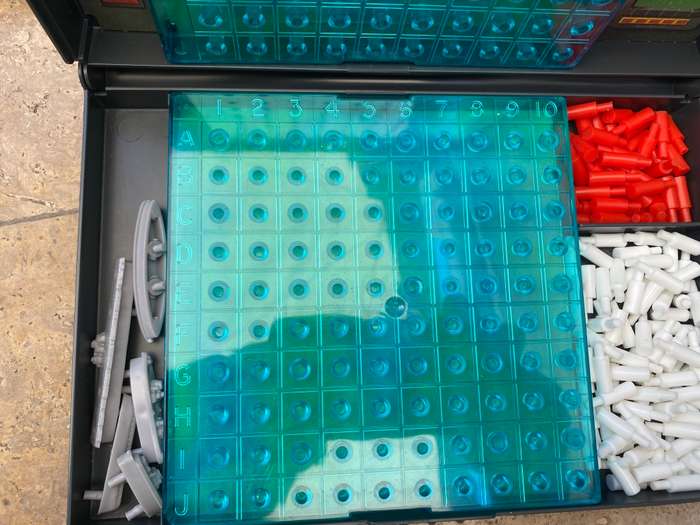 milton bradley vintage Battleship board game  1990 made in USA