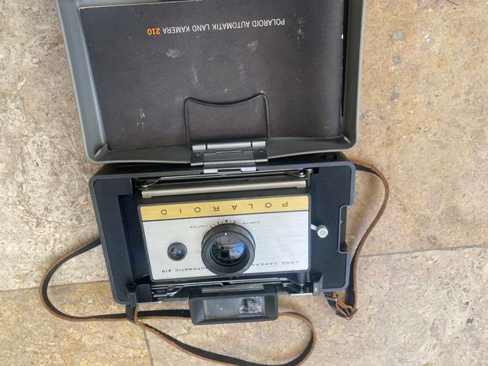 Vintage Polaroid land camera 215 in travel case