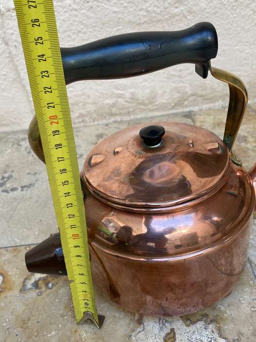 Vintage copper and brass footed kettle GEC made in England