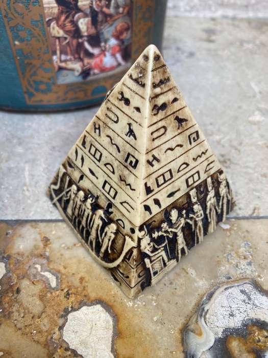 Vintage Egypt pharaoh pyramid pair stone