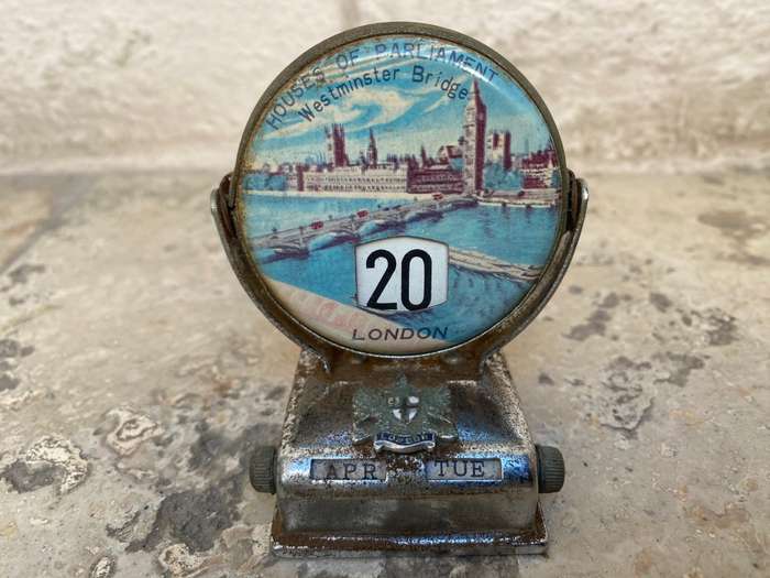 Vintage perpetual calendar flip date souvenir London chrome metal