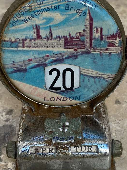 Vintage perpetual calendar flip date souvenir London chrome metal