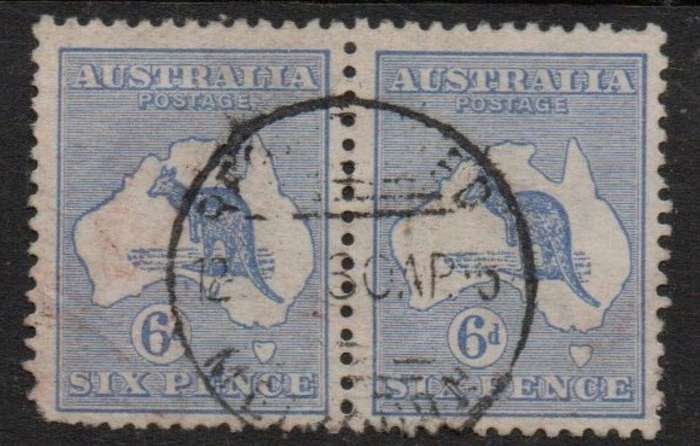 Australia, GVR, Kangaroo, 1913, 6d ultramarine, pair used