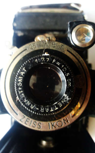 ZEISS IKON folding camera model Bob 510/2 Nettar-Anastigmat Lens 1:7.7 F10.5 cm circa 1934
