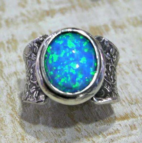 *R1 NO RESERVE* Handmade solid 925 Sterling Silver and Opal ring