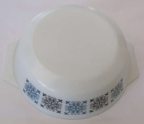 Vintage 1950`s- 1960`s JAJ Chelsea 2 Pint Oven Proof Bowl with Lid made in England - Ovenware PYREX