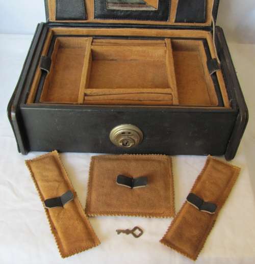 Vintage 1960`s Large Genuine Leather Jewelry Box