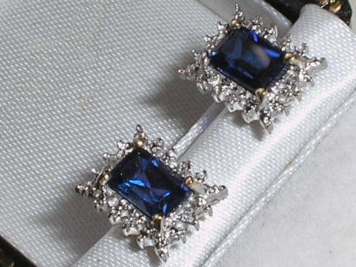 ***R8900***9ct royal blue london blue topaz & diamond earrings!