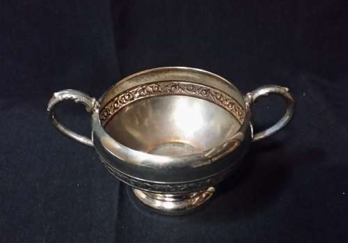 A VINTAGE  2 HANDLED MINT BOWL OR SUGAR POT  SILVER PLATED ON COPPER