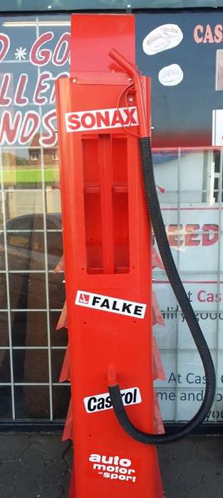 RED METAL  TOOL SHELVE  , ADJUSTABLE SHELVES     /  BUYER MUST COLLECT EDENVALE JHB