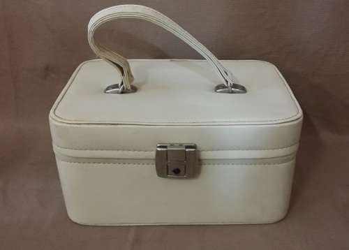 VINTAGE VANITY CASE