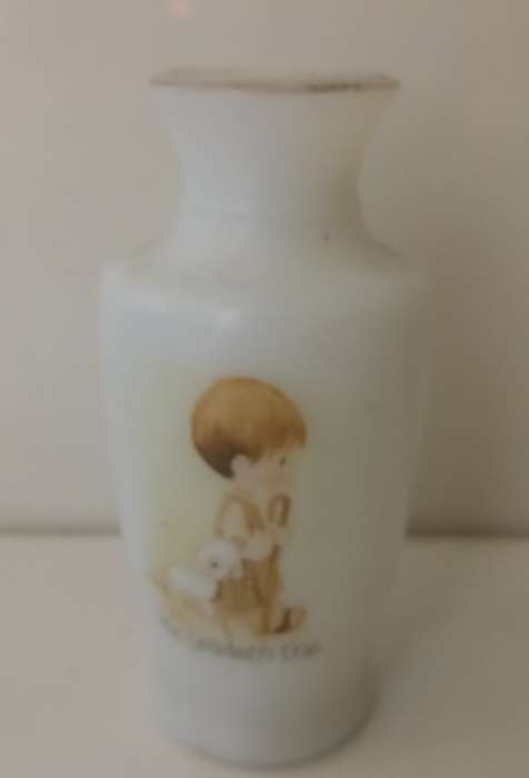ENESCO JAPAN GLASS VASE 11 CM