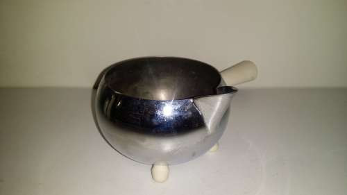 Vintage Muilk Jug / Gravy Jug  9 X 7 CM