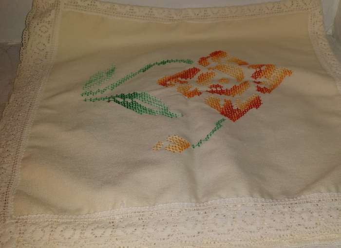 Table Cloth - embroidery cloth 75 x 75 cm