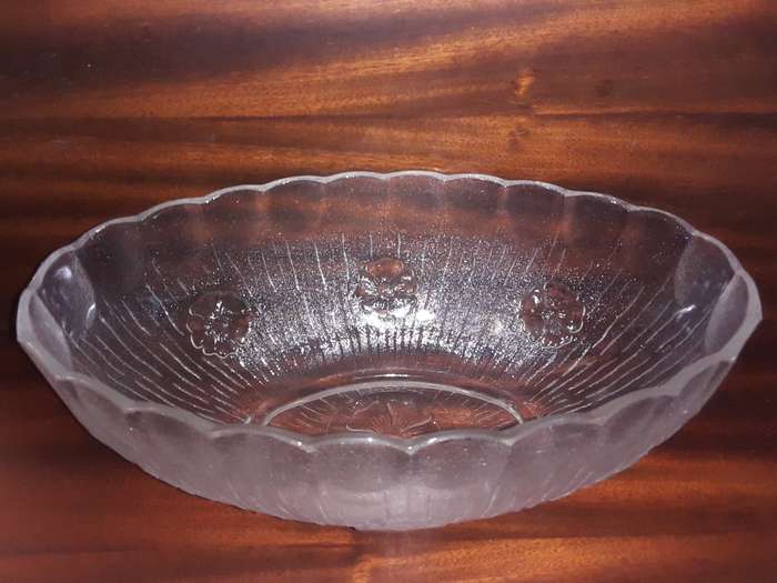 Oval Glass Bowl 30 cm x 18 cm x 10 cm