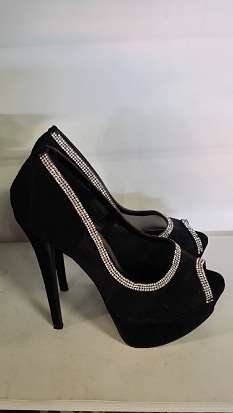 LADIES HIGH HEEL BLACK  SHOES SIZE 4
