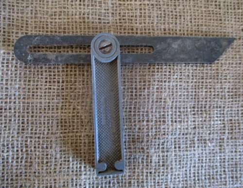 We Are Real Vintage.... 3x Carpenters Chisels  1x Wooden Mallet  1x Carpenters Square