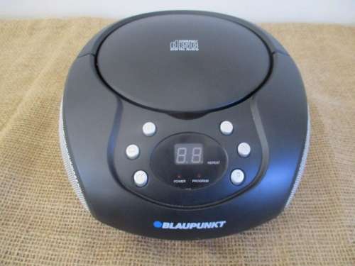 Brand New Blaupunkt Portable CD Player POR 1105B    CD/AUX/AM/FM Radio       MIB