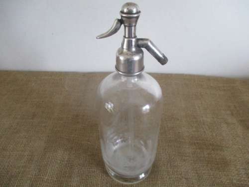 Vintage J Nickoles & Co Soda Syphon Glass Bottle    18 & 20 Wicht St     Cape Town
