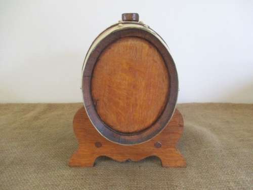 For Lorna`  Bid Only -  Very Neat Vintage Oak Wine Barrel Just Like The Real McCoy !!