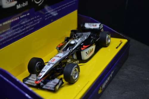 Scalextric Sport C2262 McLaren Mercedes MP4-16 No. 3 Mika Hakkinen *BNIB*