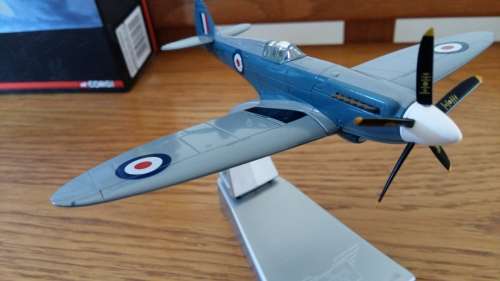 Corgi Aviation Archive Collector Series AA38704 Supermarine Spitfire PR.Mk XIX Diecast Model RAF