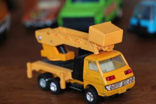 HONG KONG Diecast Model Car - ISUZU Truck (1:70)