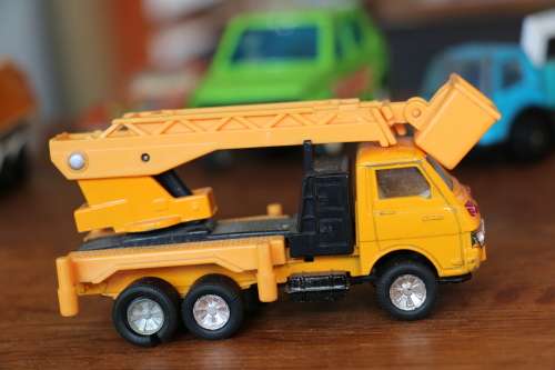 HONG KONG Diecast Model Car - ISUZU Truck (1:70)
