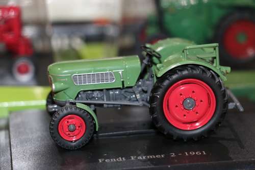 Hachette Diecast Tractor Models - Fendt Farmer 2 - 1961