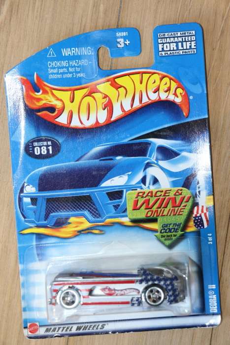 2001 HOT WHEELS Diecast Model - Deora II