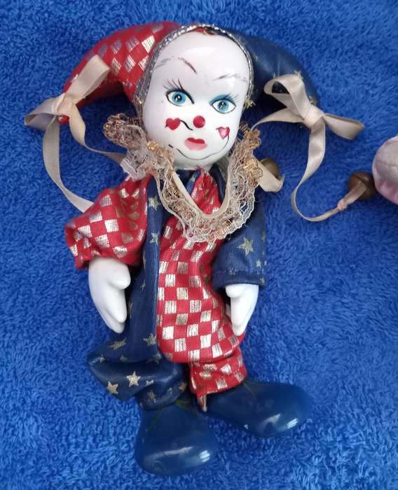 PORCELAIN ANTIQUE CLOWN DOLLS - SET OF 2 CLOWN DOLLS 15cm - EXCELLENT DETAIL AND CONDITION