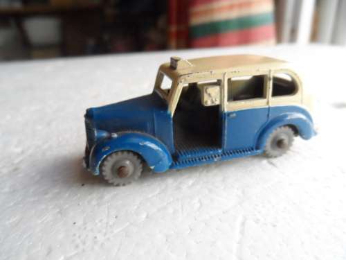 DINKY DUBLO 067 VINTAGE ORIGINAL AUSTIN FX3 TAXI, GREY WHEELS [M37]