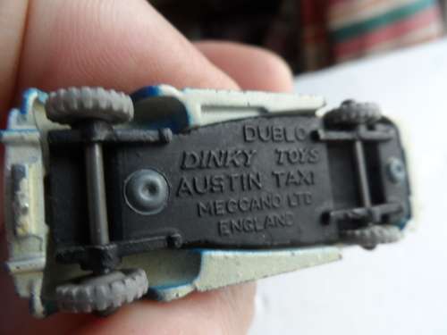DINKY DUBLO 067 VINTAGE ORIGINAL AUSTIN FX3 TAXI, GREY WHEELS [M37]
