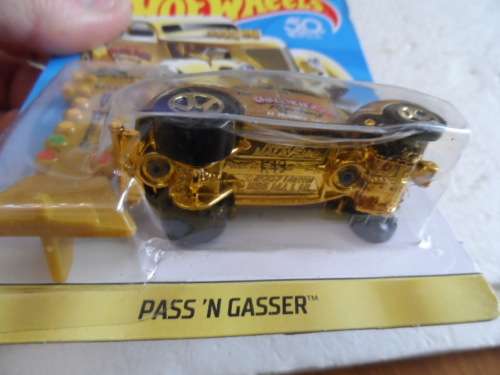 HOTWHEELS PASS N GASSER `GOLDEN RACING` MINT , UNOPENED [M29]