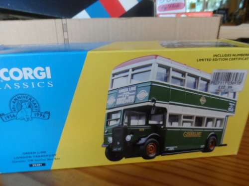 CORGI GREEN LINE LONDON TRANSPORT DAIMLER CV UTILITY BUS [M20]