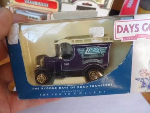 LLEDO BULLNOSE MORRIS ` COLLECTORS CL,UB 2002` [M7]