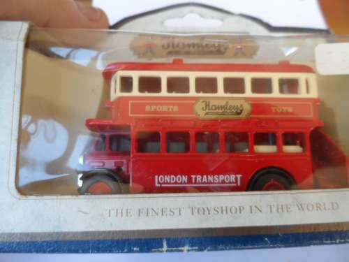 LLEDO AEC REGENT DOUBLE DECKER BUS `HAMLEYS`  [M10]