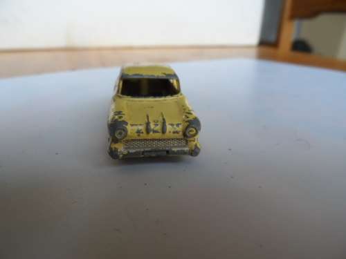 Matchbox Lesney no. 45 Yellow Vauxhall Victor Gray Wheels-
