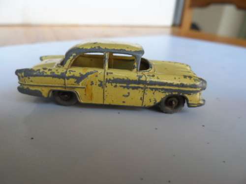 Matchbox Lesney no. 45 Yellow Vauxhall Victor Gray Wheels-