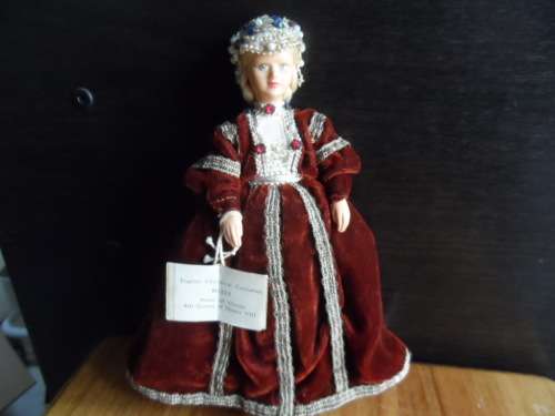 Peggy Nesbit  King Henry VIII  and His wives one bid for all